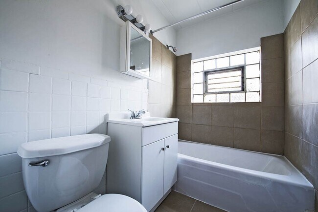 Building Photo - 12507 S Ashland Ave