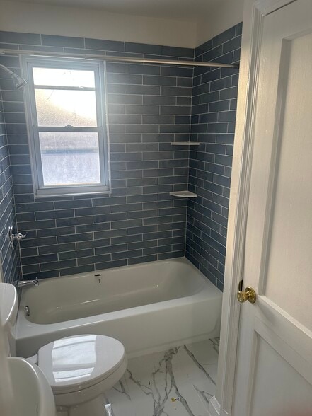 Building Photo - 4003 Lyndale Ave