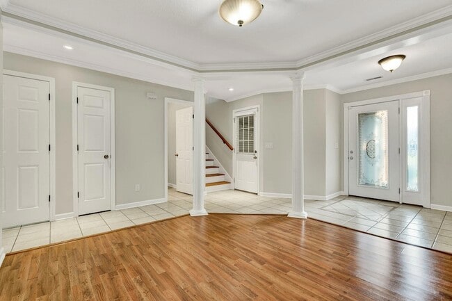 Building Photo - 3064 Igou Crossing Dr