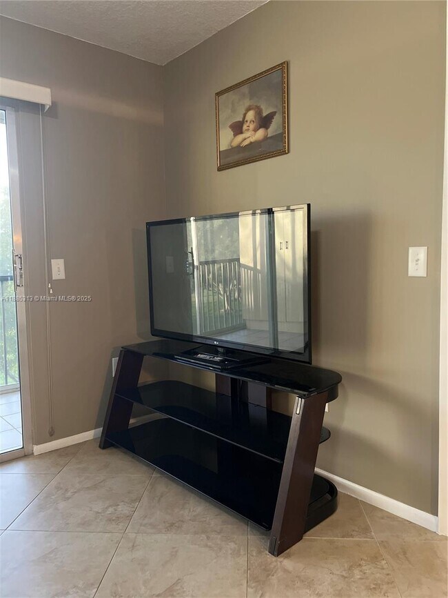 Building Photo - 12550 SW 15th St