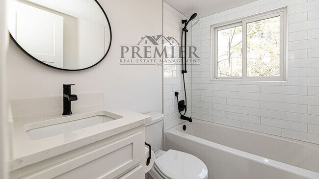 Building Photo - Stunning Remodeled 4 bedroom / 4 bath-2026...
