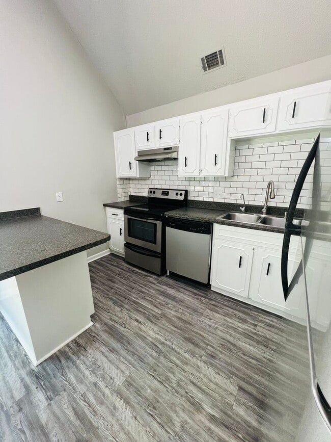 Building Photo - Coming soon