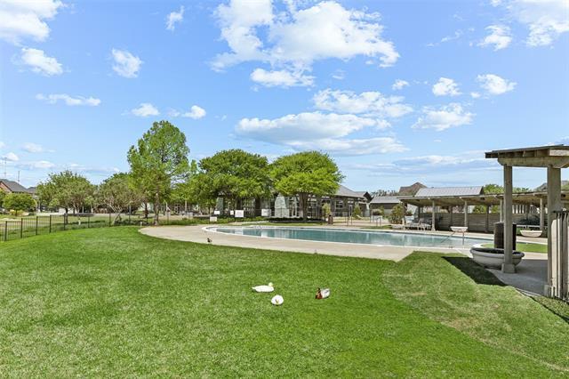 Building Photo - 320 Parkside Dr