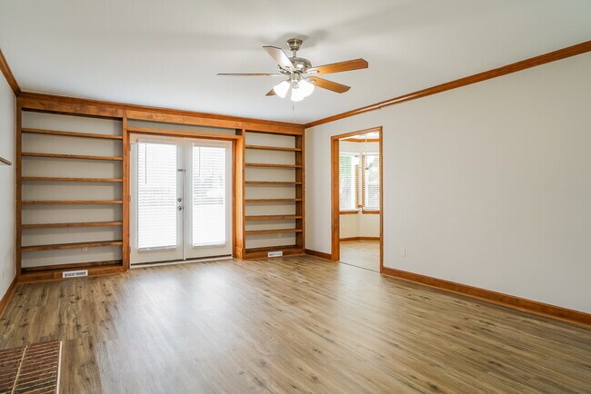 Building Photo - 1113 Buttercup Ln