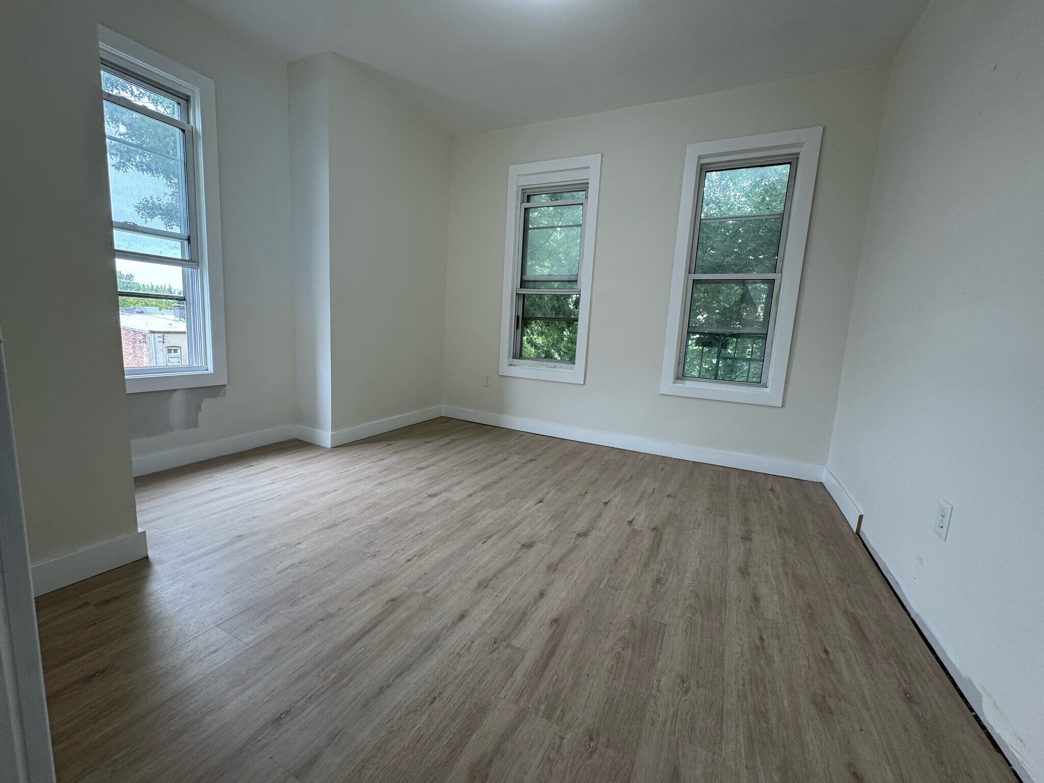 184 Virginia Ave 3R - 186 Virginia Ave