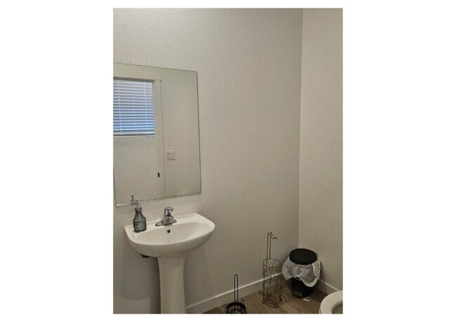 Building Photo - Stunning New Construction Home – Galt, CA