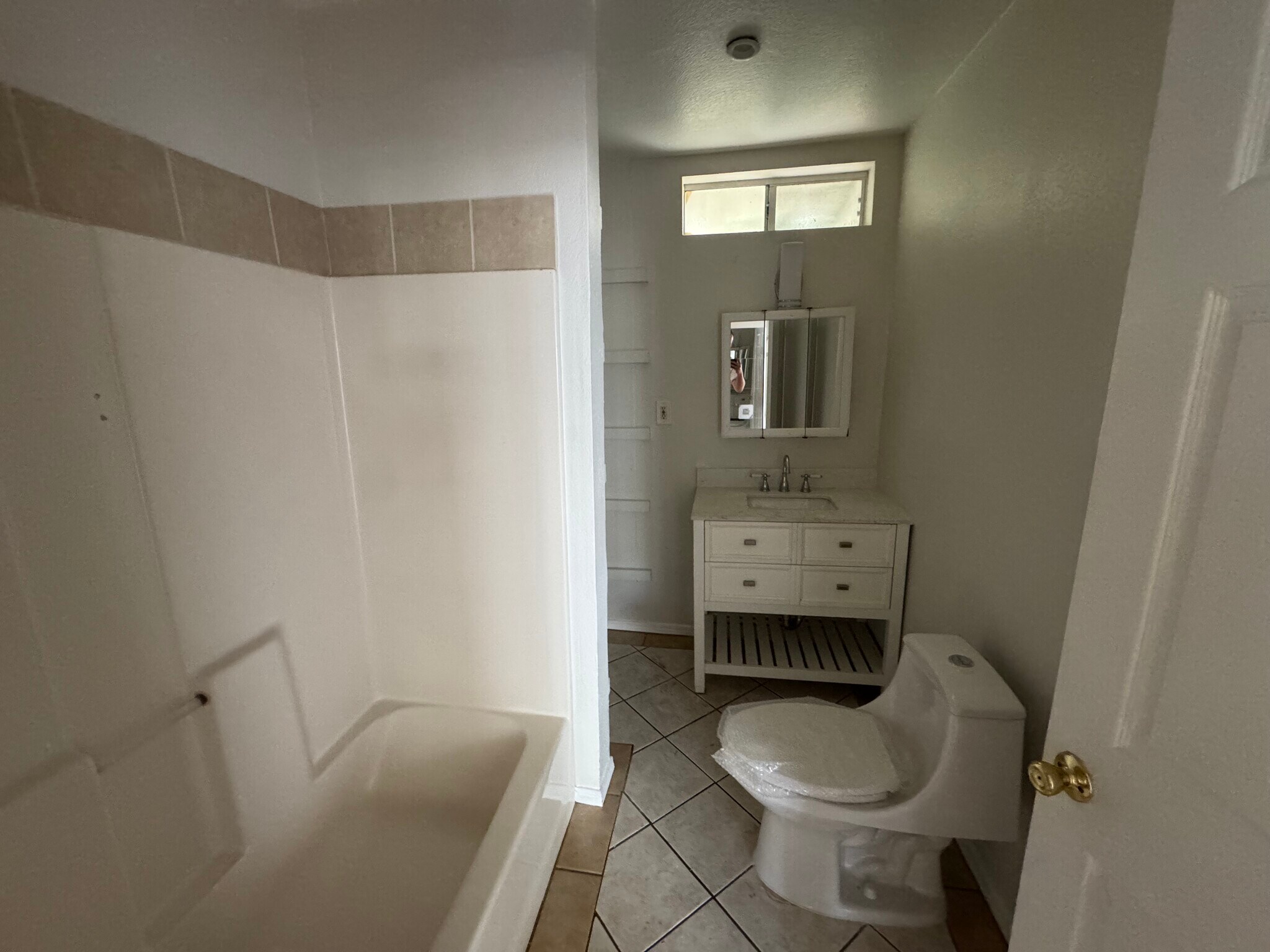 Building Photo - 4037 W 23rd St