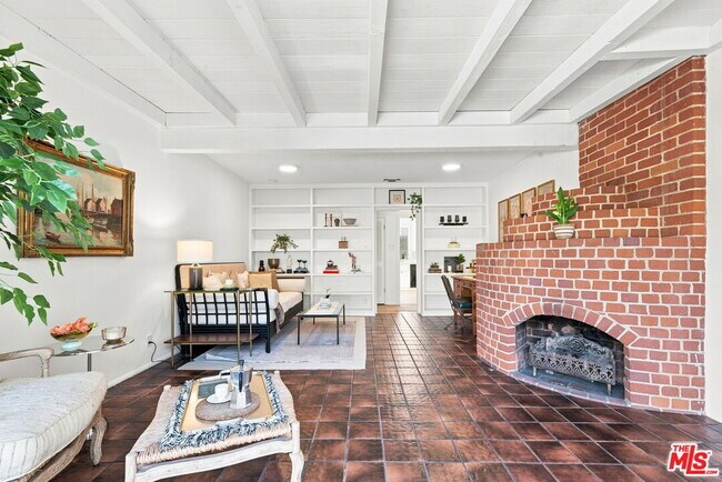 Building Photo - 11363 Gladwin St