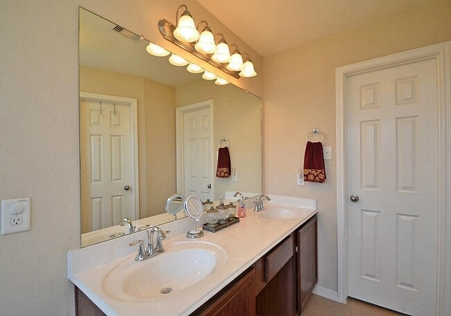 Building Photo - 15834 Sarasam Creek Ct