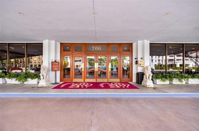 Building Photo - 700 Biltmore Way