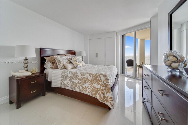 Building Photo - 4000 Towerside Terrace