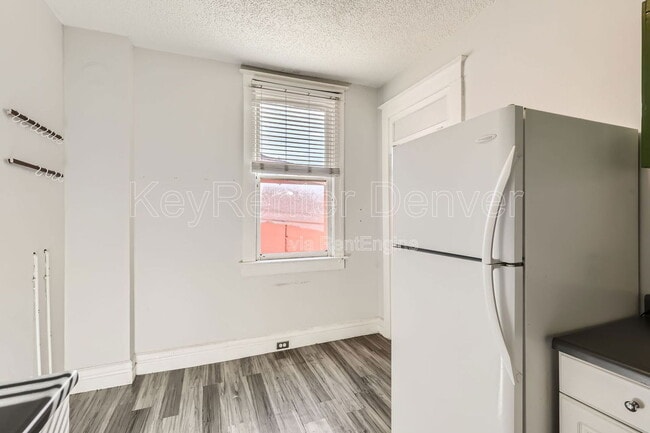 Building Photo - 4351 Umatilla St