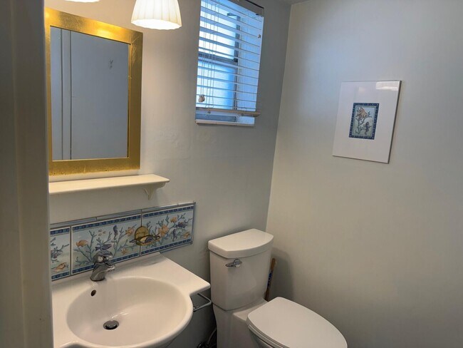 Building Photo - 4500 N Flagler Dr