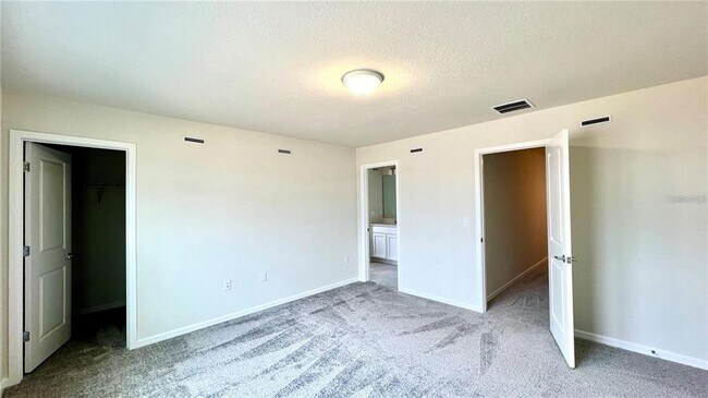 Building Photo - 2855 Stunning Ave