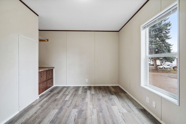 Building Photo - 111 S Cedar Dr