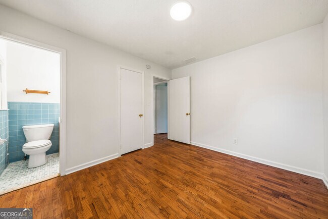 Building Photo - 3940 Hubert Dr