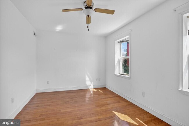 Building Photo - 1304 S Fairhill St