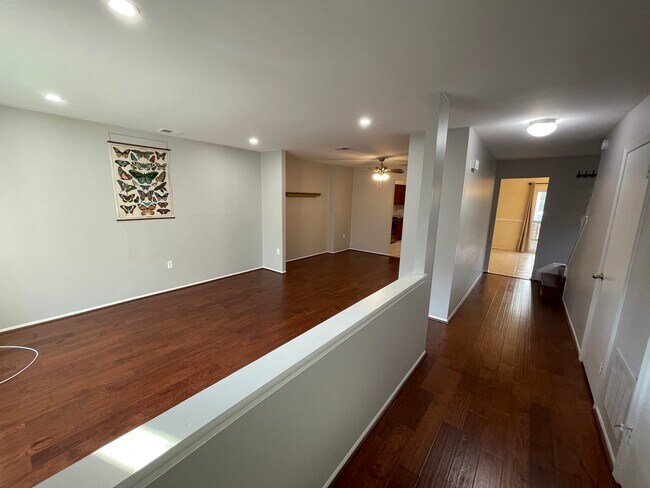 Building Photo - 15039 Cherrywood Dr