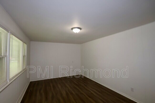 Building Photo - 1806 Powhatan St