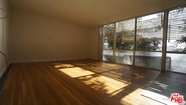 Building Photo - 11133 ROSE Ave