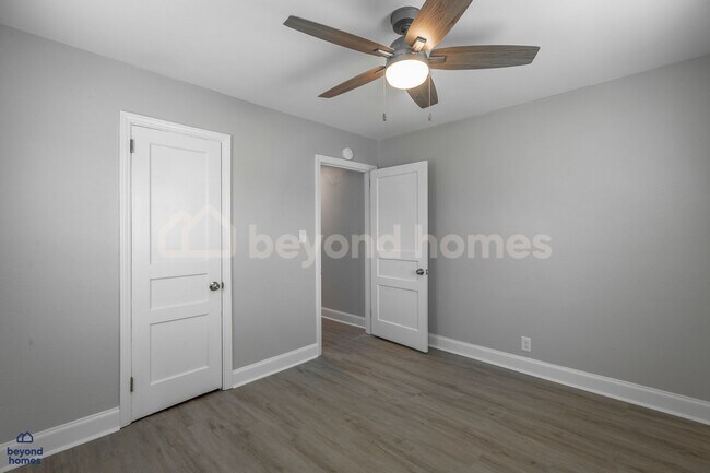 Building Photo - Beautiful and Newly Renovated 3 bedroom / ...