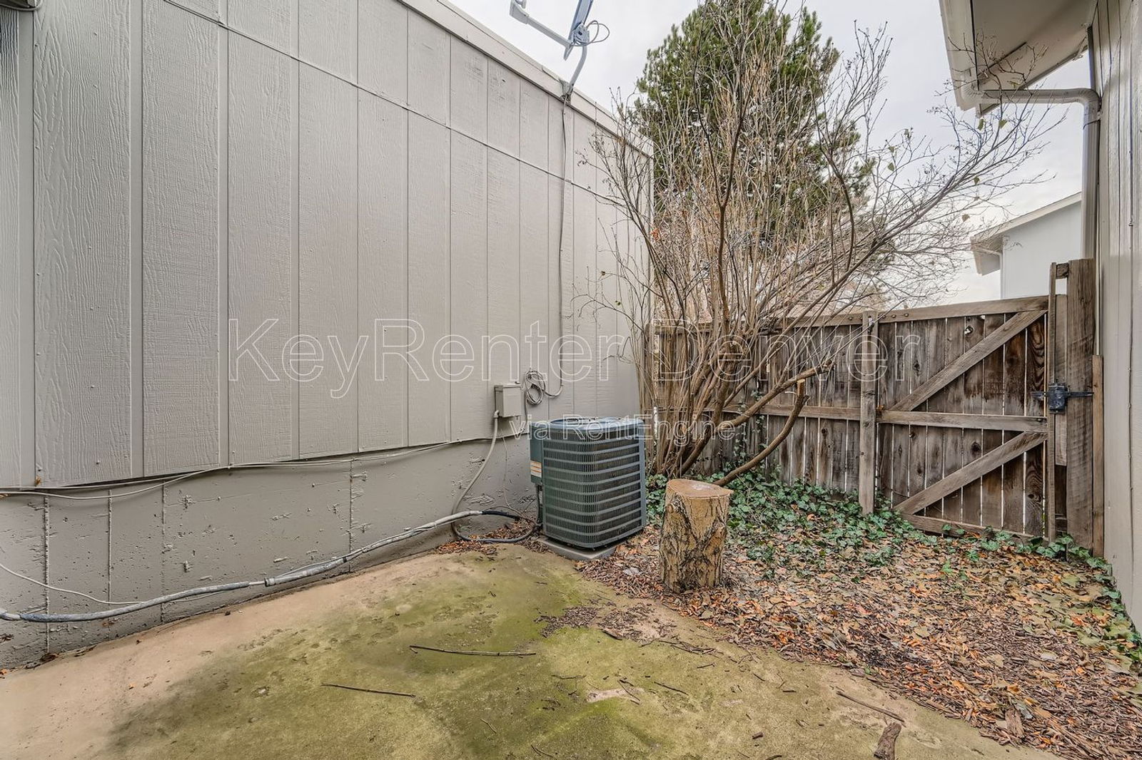 Building Photo - 7053 S Knolls Way