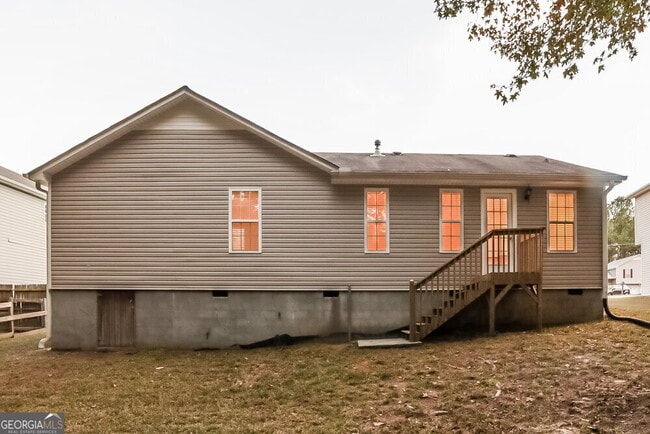Building Photo - 757 Newport Dr