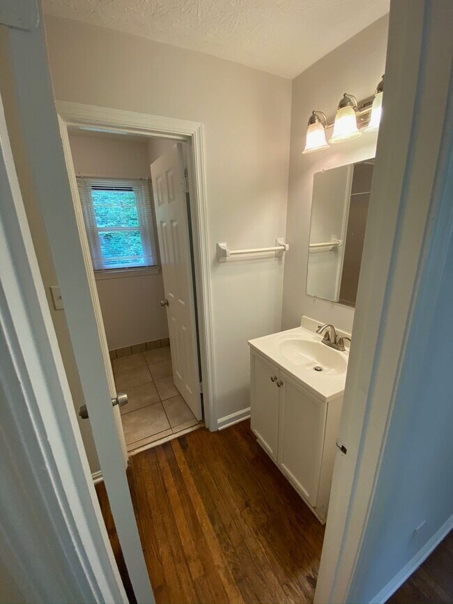 Building Photo - Charming Well Maintained Ranch on Quiet Cul-de-Sac – 3BR/2BA Near Downtown Decatur