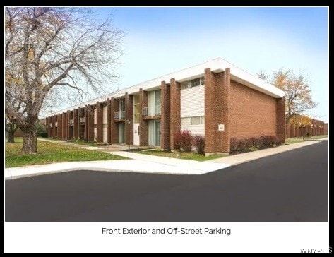Primary Photo - 1525 Amherst Manor Dr