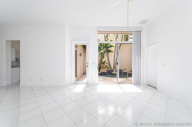 Building Photo - 17282 Bermuda Village Dr
