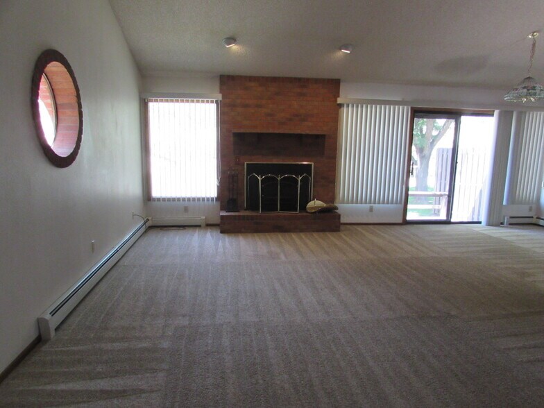Building Photo - 636 Horizon Dr