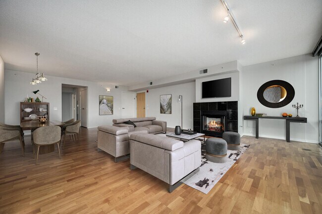 Building Photo - 9725 Woods Dr