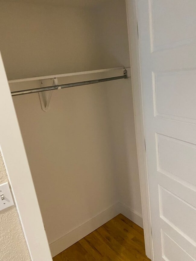 Building Photo - Available for 2026-2027 Fall Pre-Leasing! ...