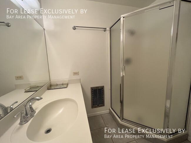 Building Photo - Pet-friendly, ground floor 2BR/2BA condo n...