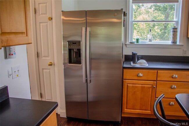 Building Photo - 14 Ledge Rock Ct