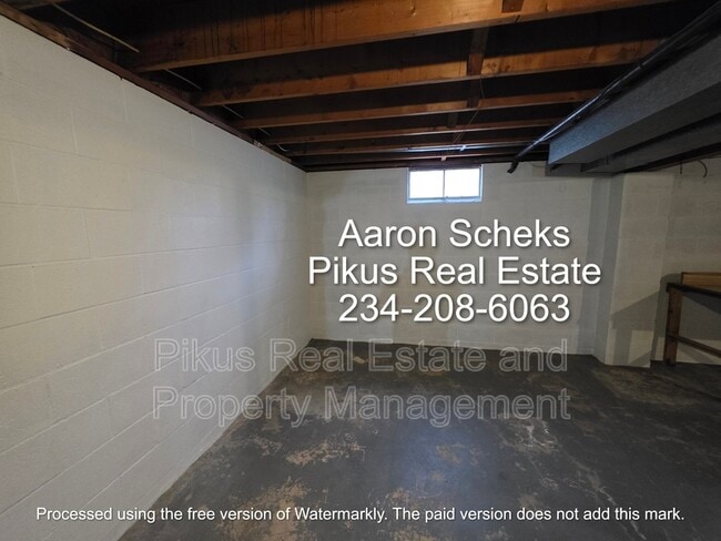 Building Photo - 3637 Albrecht Ave