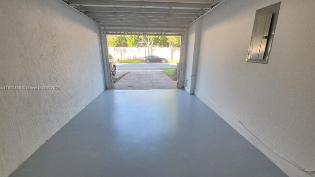 Building Photo - 265 Las Brisas Cir