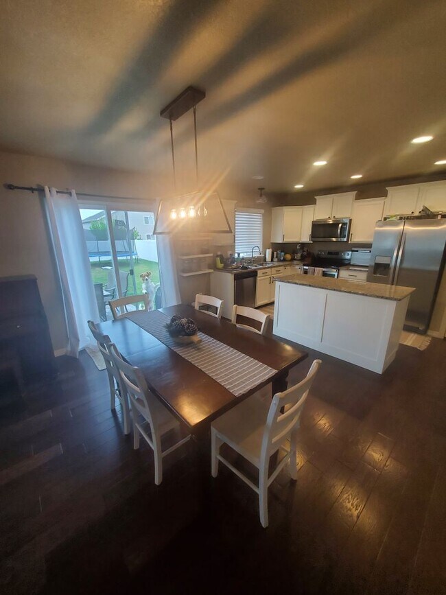 Building Photo - 3 Bedroom Home in the Ridge at Harmony Road Now Available! Great Neighborhood!