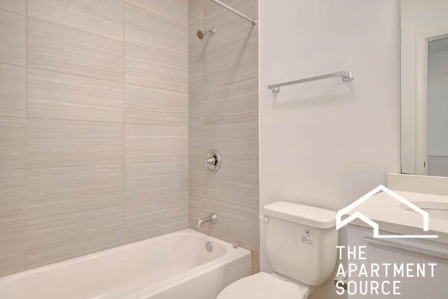 Building Photo - Condo Quality Duplex up 2 Bed/2.5 Bath, In Unit W/D