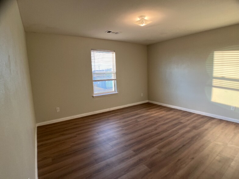 Building Photo - 312 Magnolia Dr