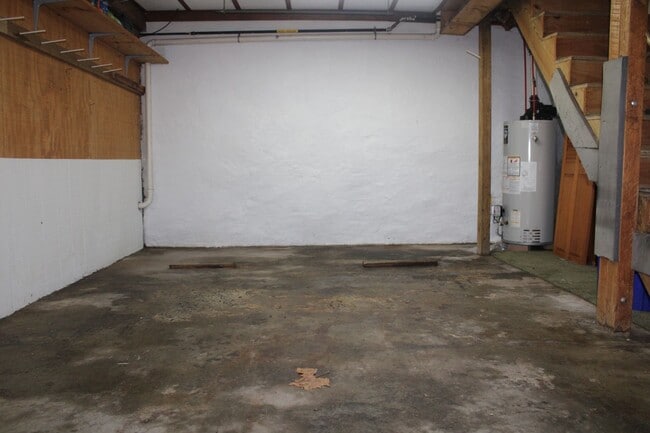 Building Photo - 10 Winter Ave