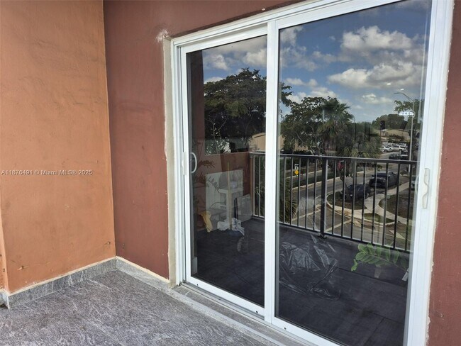 Building Photo - 6850 W 16th Dr