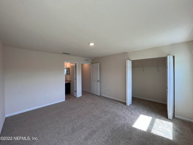 Building Photo - 12781 Veterans Ct