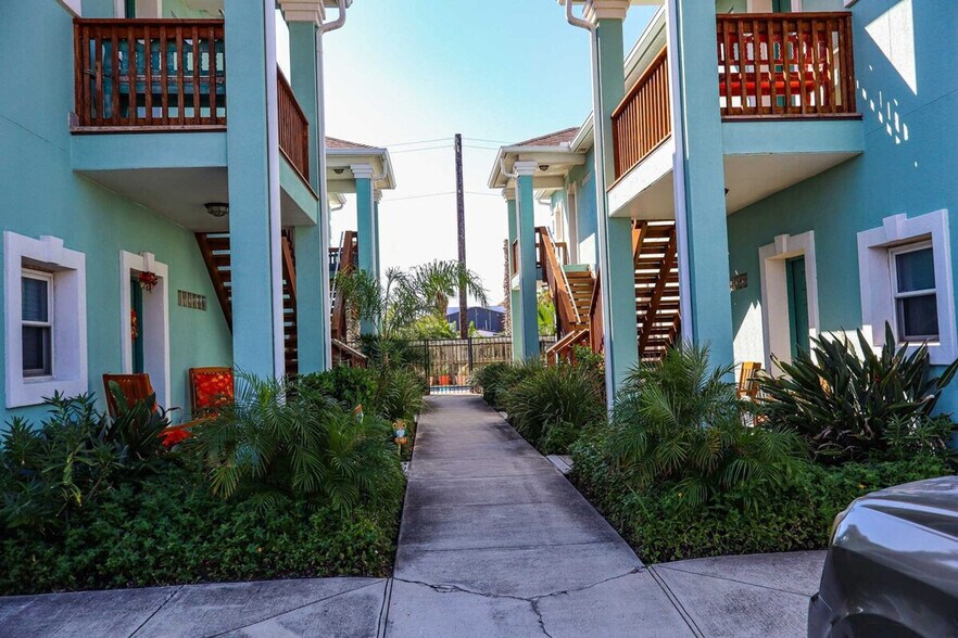 Building Photo - 3401 Padre Blvd