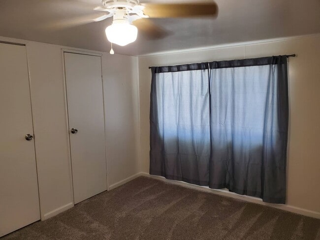 Building Photo - 3 Bedroom Manufactured Home in Bullhead City.