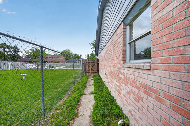 Building Photo - 3918 Tavenor Ln