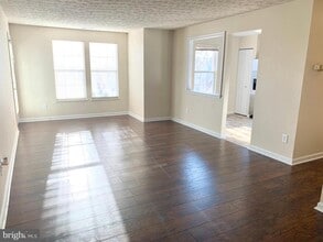 Building Photo - 2450 Apple Blossom Ln