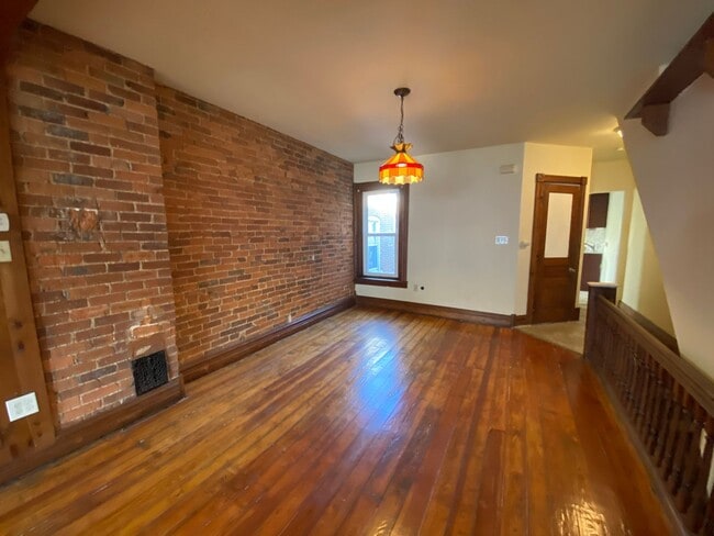 Building Photo - 739 N 5th St