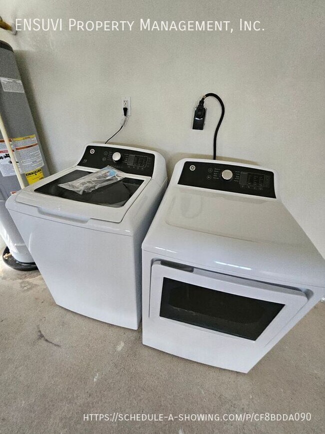 Building Photo - 1018 Spindle Palm Way