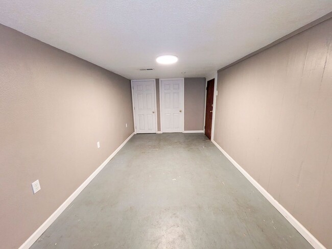 Building Photo - 1103 Ave B